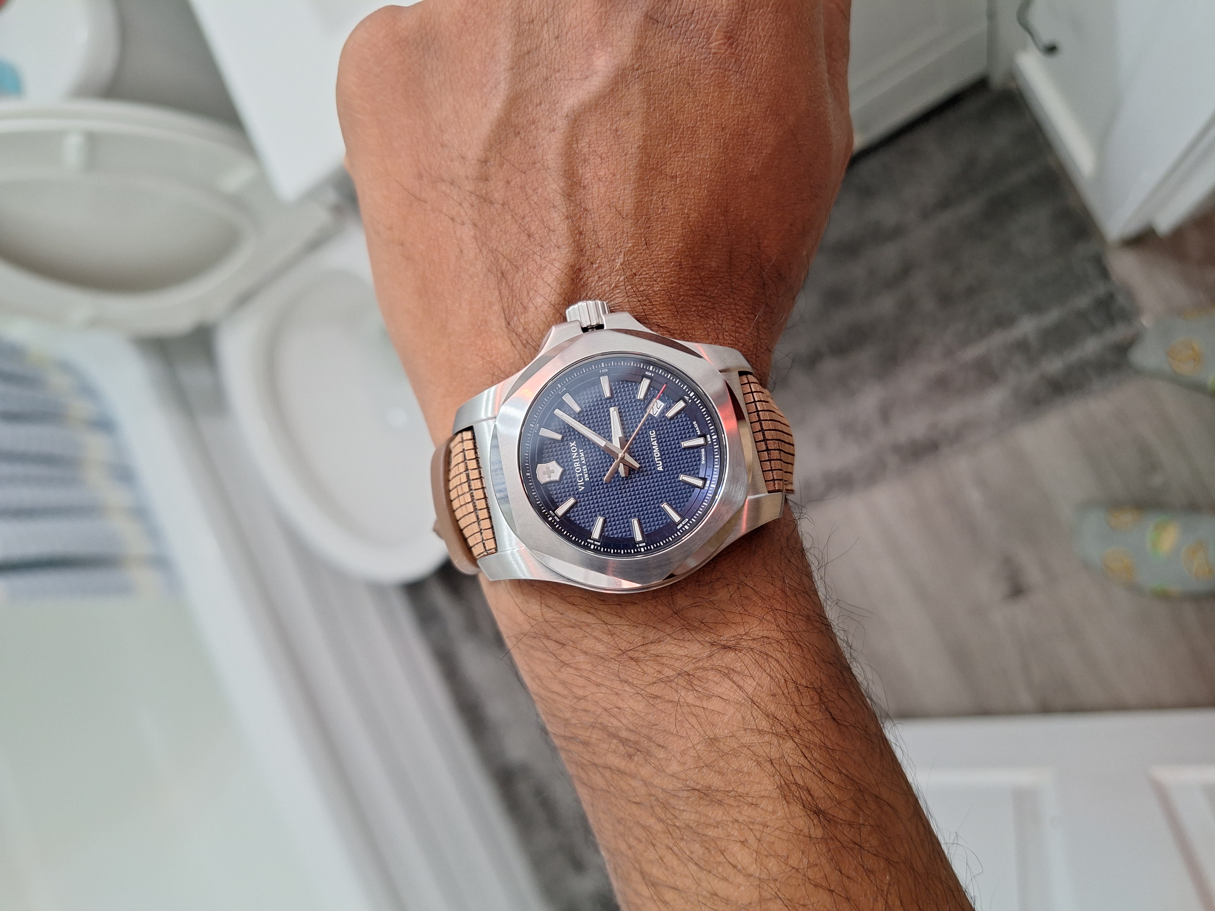 M2193]VICTORINOX × Snapon 腕時計 美品！箱・付属品有 Victorinox 